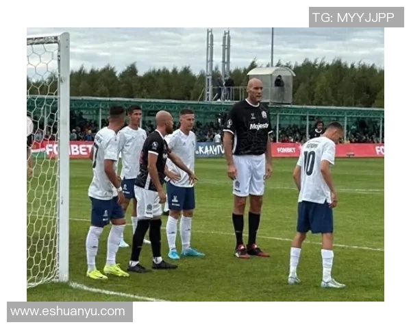 足球巨星跨界挑战篮球赛场精彩瞬间回顾